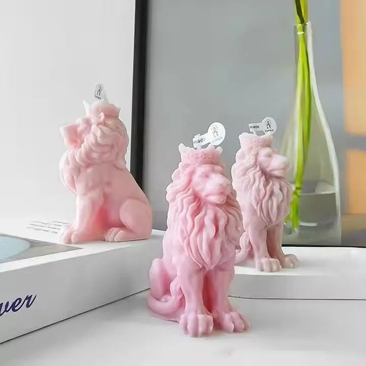 Wholesale handmade lion king shaped scented candle luxury art smokeless cake candle and party supplies