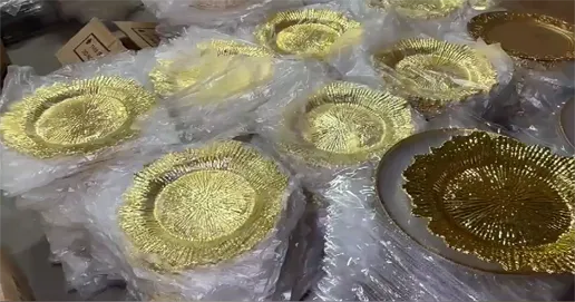 13 inch gold plastic plates