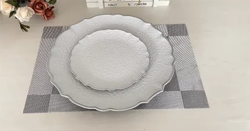 scallop shape plastic plate
