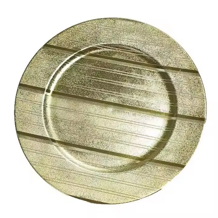 Factory Direct Luxury Gold Plastic Charger Plate Reusable Vintage Design Round PP Dishes for Wedding & Party Food