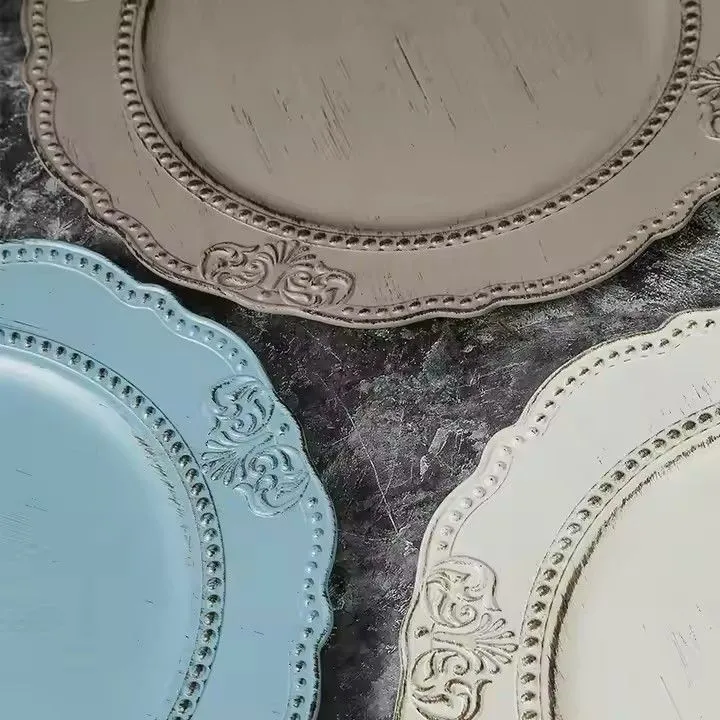 Wholesale Retro Style Plastic Charger Plates for Wedding Elegant Charger Plates Decor White Blue Round Charger Plates