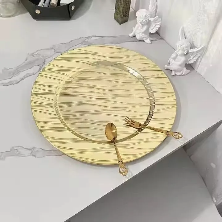 Cheap 13 Inch Golden Charger Plates Wedding Round Plastic Charge Plates Luxury Serving Dishes