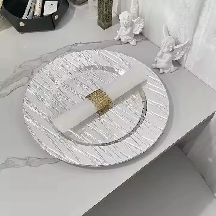 Cheap 13 Inch Black Golden Charger Plates Wedding Round Plastic Charge Plates Luxury Serving Dishes