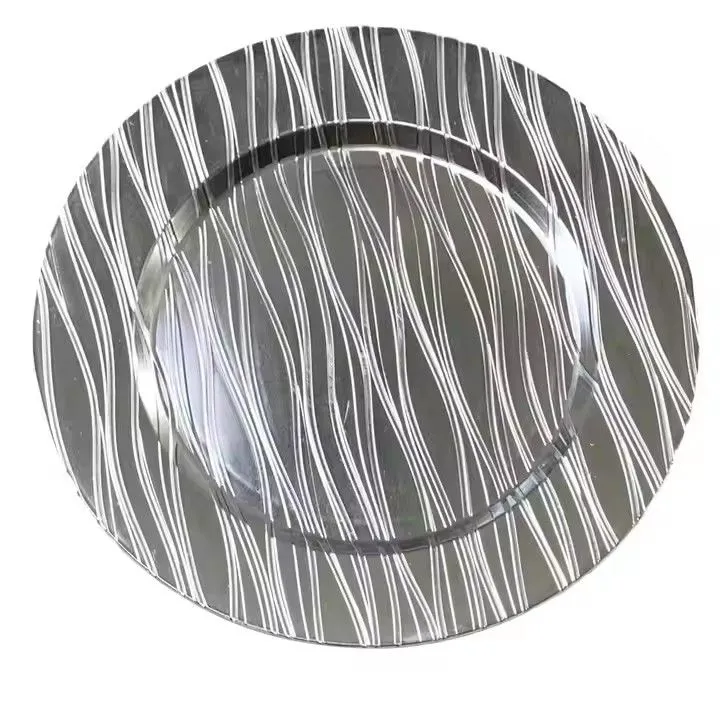 Cheap 13 Inch Black Golden Charger Plates Wedding Round Plastic Charge Plates Luxury Serving Dishes