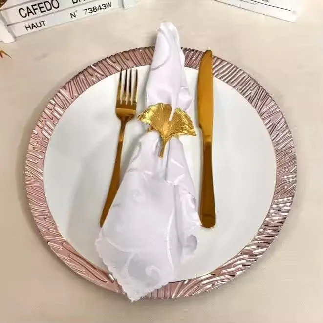 Hot New Products Christmas Decoration Charger Plate Gold Plated Backing Plate Plastic Bottom Plate for Party Wedding