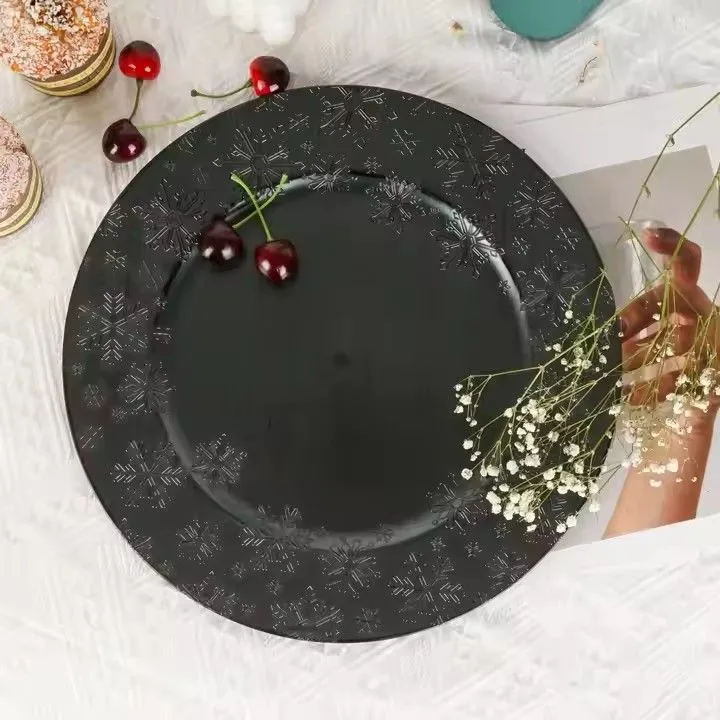 Hot Sale Charger Plates Large Round Shallow Maple Leaf Texture Rim Plastic Party Wedding Charger Plates Wholesale