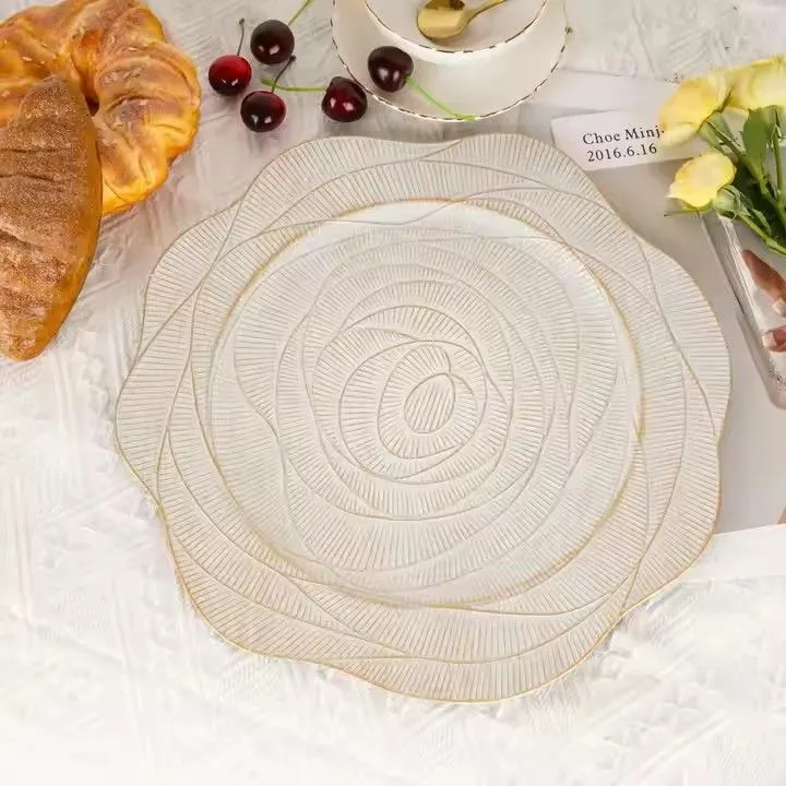 13 Inch Round Antique Plate Flower Shape White Plastic Charger Plate Wedding Dinner Decoration