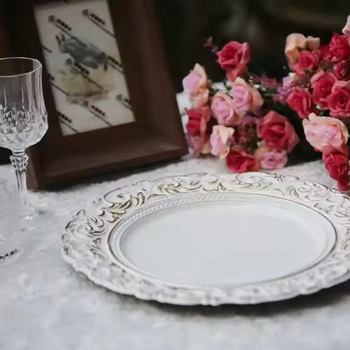 Wedding Decorative Hot Antique Round Plastic Plate White Embossed Retro Charger Plate