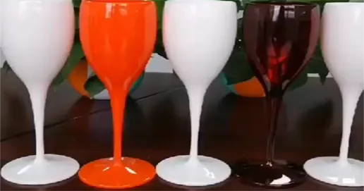 plastic champagne glasse