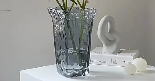 flower arrangement glass vase