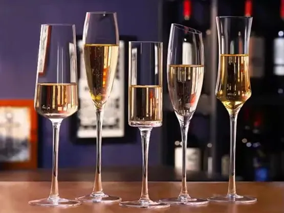 Glass Cups vs Plastic Cups: Which Is Better for Daily Use?