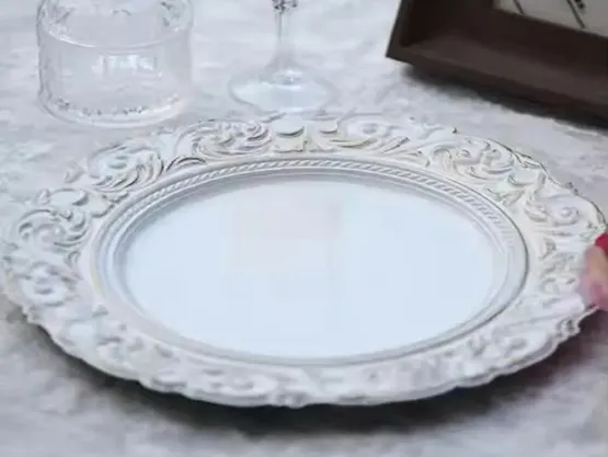 How to Use Glass Plates for Outdoor Dining Elegantly