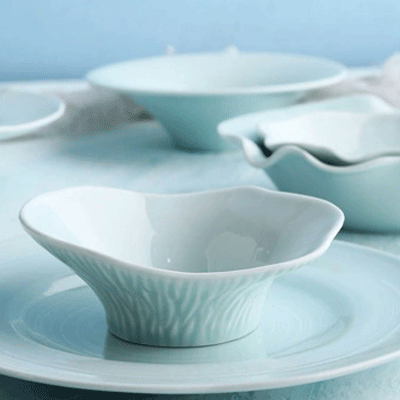 French Simple Ceramic Dinnerware Set Wholesale Pure Color Porcelain Straw Hat Plates and Bowls Set