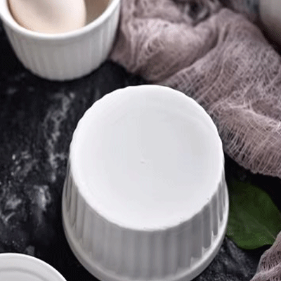 Wholesale round white bakeware porcelain oven safe restaurant ceramic baking souffle ramekins bowls