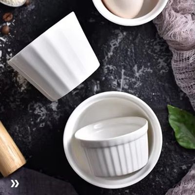 Wholesale round white bakeware porcelain oven safe restaurant ceramic baking souffle ramekins bowls
