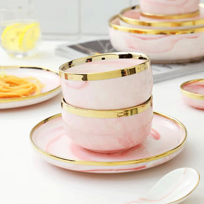 Custom juegos de vajilla marble pink glaze tableware charger plates luxury ceramic dinnerware sets with golden edge
